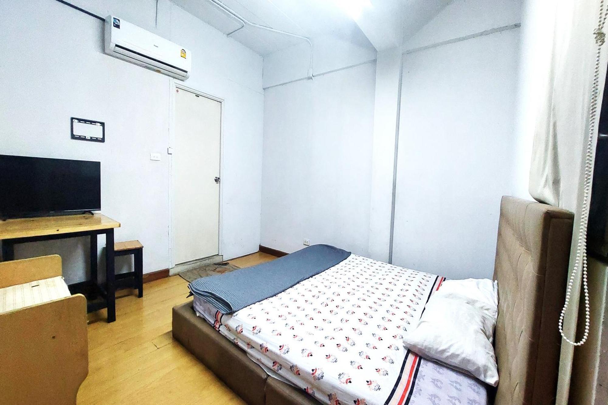 Oyo 457帕纳散别墅|员工已接种疫苗 曼谷 外观 照片
