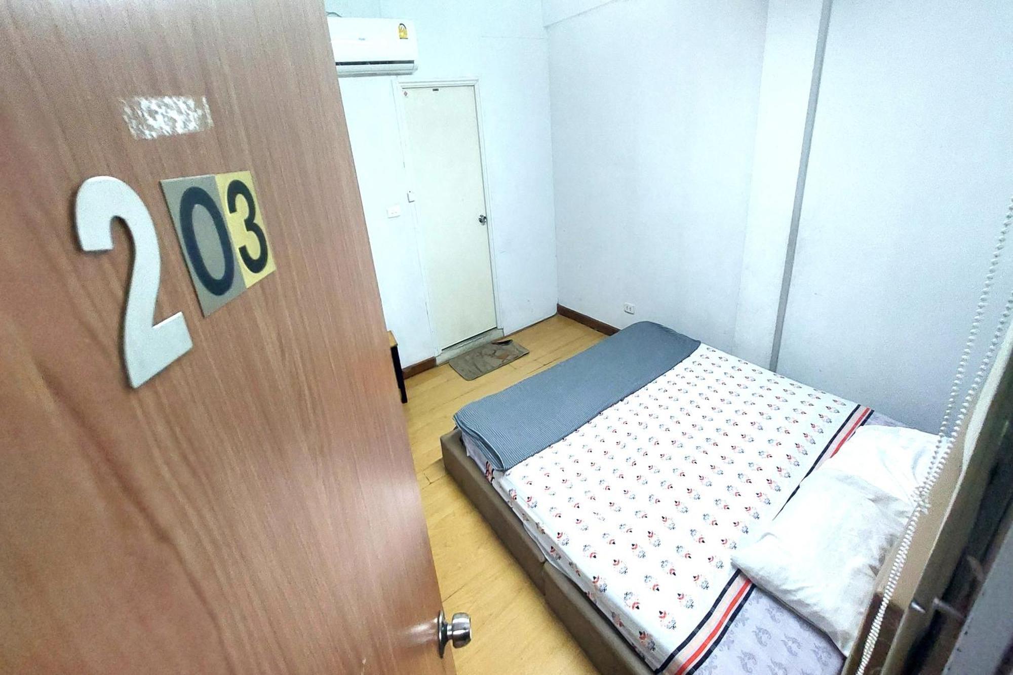 Oyo 457帕纳散别墅|员工已接种疫苗 曼谷 外观 照片