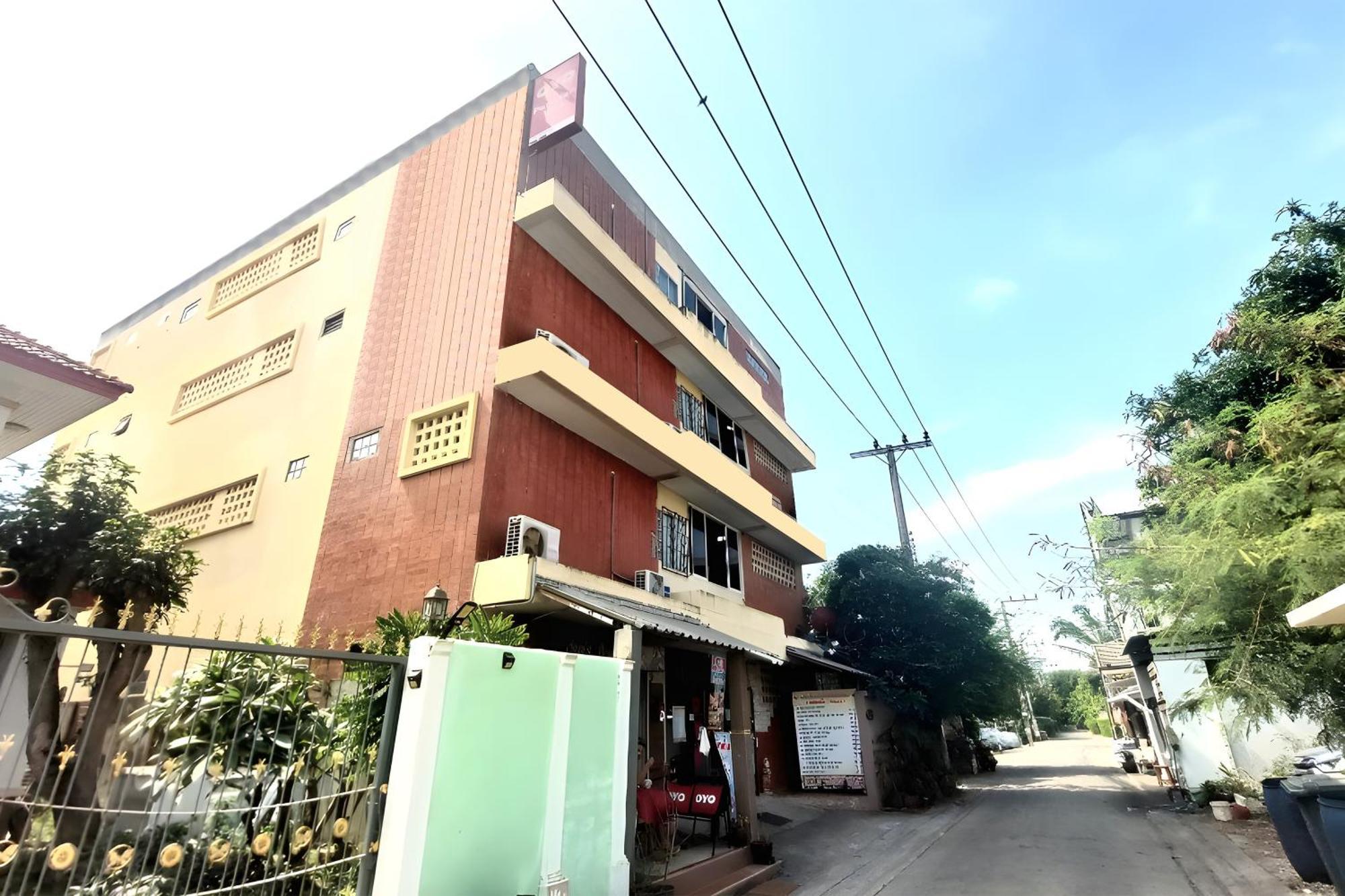 Oyo 457帕纳散别墅|员工已接种疫苗 曼谷 外观 照片
